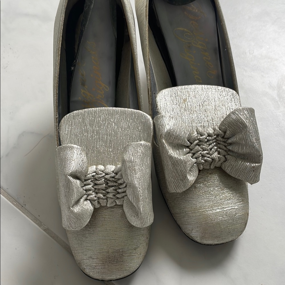 Vintage 1970s Silver with Bow  Embellishment